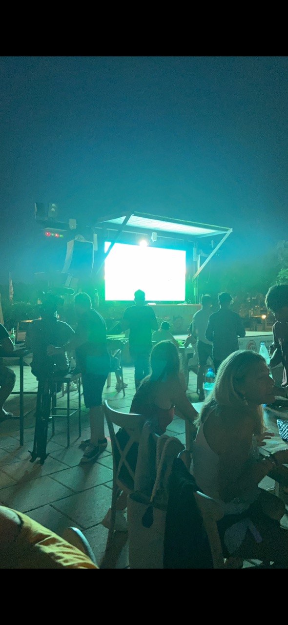 DJ set e produzione musicale all'Hang Loose Beach